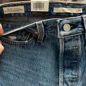 Levi’s Wedgie Fit!